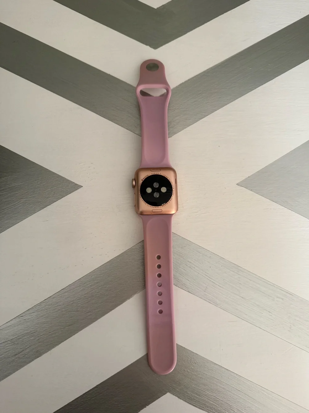 Apple Pink Silicone Smartwatch with Rose Gold Case